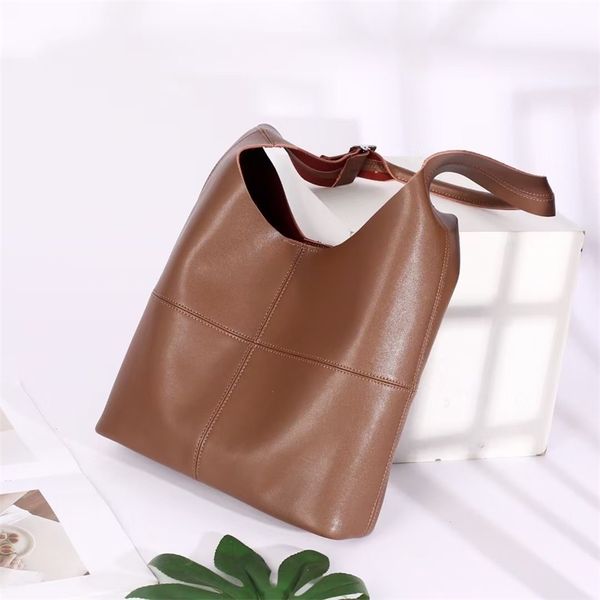 women luxurys designers bags 2021 large capacity leather fashion soft casual one armpit bucket designer handbag handbags totes crossbody bag
women luxurys designers bags 2021 large capacity leather fashion soft casual one armpit bucket designer handbag handbags totes crossbody bag