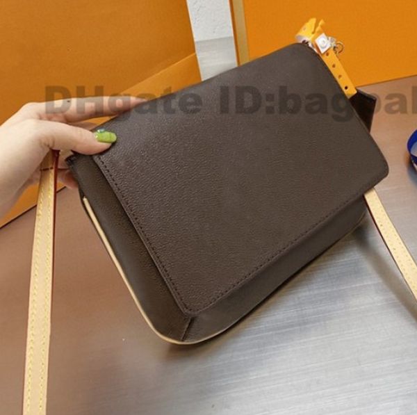 luxurys designers bags shoulder bag crossbody messenger printed envelope women ladies handbags fashion party evening prom
luxurys designers bags shoulder bag crossbody messenger printed envelope women ladies handbags fashion party evening prom