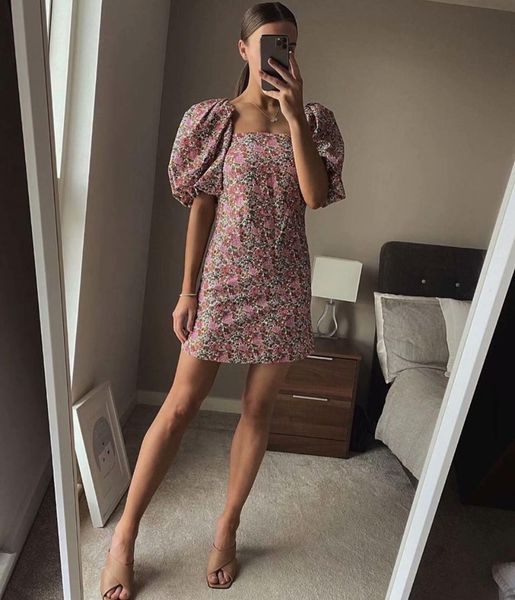 20212021 women vintage floral vestidos print puff sleeve mini dress female retro square collar casual slim streetwear dresses ds3957, Black;gray
20212021 women vintage floral vestidos print puff sleeve mini dress female retro square collar casual slim streetwear dresses ds3957, Black;gray