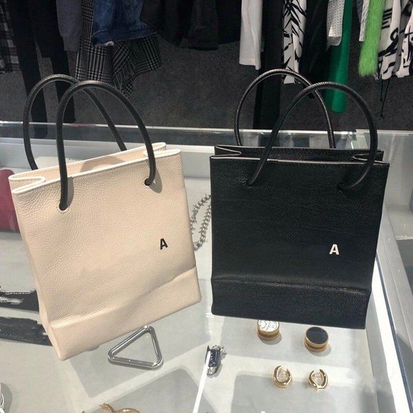 2021 designer totes shoulder bag ladies handbag black white leather pouch fashion casual purse crossbody bags lcm
2021 designer totes shoulder bag ladies handbag black white leather pouch fashion casual purse crossbody bags lcm