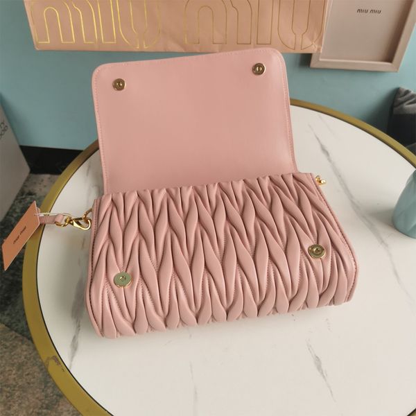 5ba064 latest lady's strap bag designer 7a high-end customized quality leisure fashion style shoulder straps removable and adjustable
5ba064 latest lady's strap bag designer 7a high-end customized quality leisure fashion style shoulder straps removable and adjustable