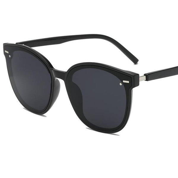 sunglasses 2021 classic rivet men women brand designer driving round frame sun glasses male goggle uv400 gafas de sol, White;black
sunglasses 2021 classic rivet men women brand designer driving round frame sun glasses male goggle uv400 gafas de sol, White;black
