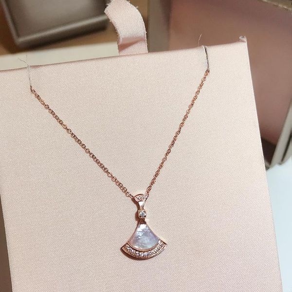 pendant necklaces micro diamond studded fan-shaped necklace trendy women's luxury small skirt titanium steel clavicle chain 18 k gold, Silver
pendant necklaces micro diamond studded fan-shaped necklace trendy women's luxury small skirt titanium steel clavicle chain 18 k gold, Silver