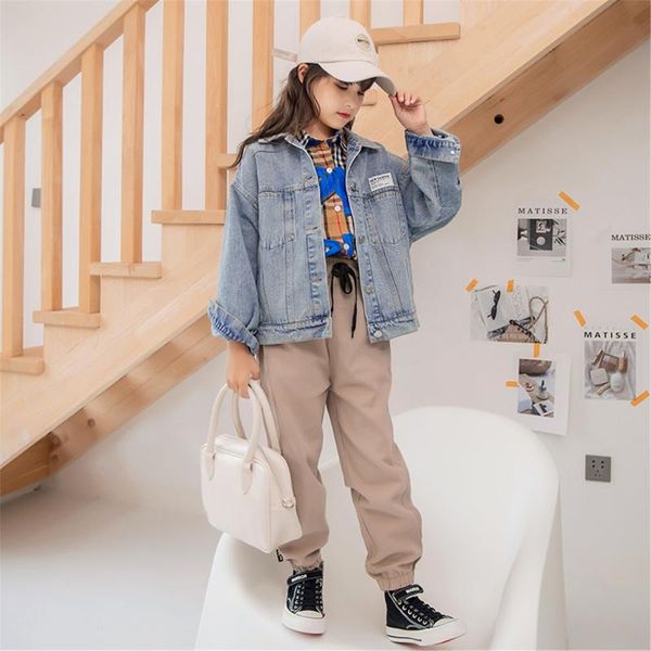 jackets autumn and spring of 2021, the medium large children's suits are fashionable girls' denim jackets., Blue;gray
jackets autumn and spring of 2021, the medium large children's suits are fashionable girls' denim jackets., Blue;gray