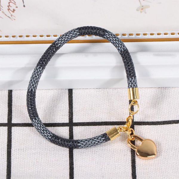 charm bracelets loving heart bracelet fashionable stripes mini hanging jewelry for woman (black), Golden;silver
charm bracelets loving heart bracelet fashionable stripes mini hanging jewelry for woman (black), Golden;silver