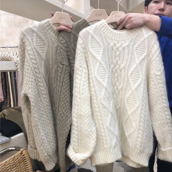 new korean twist in autumn and winter 2021 women's lazy style loose pullover wear thickened knitted bottomed sweater, White;black
new korean twist in autumn and winter 2021 women's lazy style loose pullover wear thickened knitted bottomed sweater, White;black