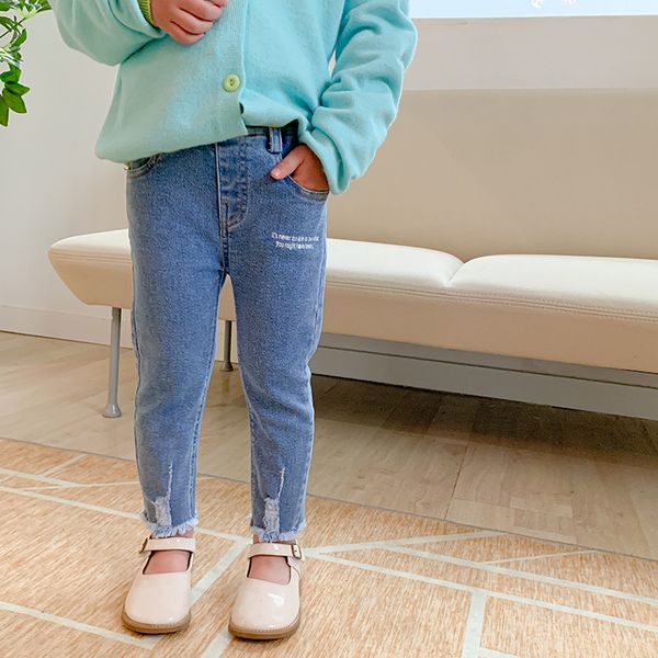 2021 new spring girls stretch jeans letter print long pants denim pencil pants children trousers 2-8y, Blue
2021 new spring girls stretch jeans letter print long pants denim pencil pants children trousers 2-8y, Blue