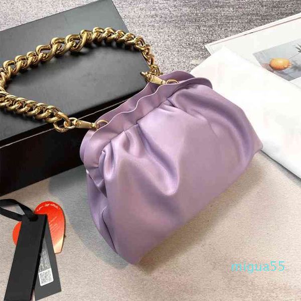 autumn and winter swallow sheepskin underarm dumpling single shoulder messenger fold chain cloud bag
autumn and winter swallow sheepskin underarm dumpling single shoulder messenger fold chain cloud bag