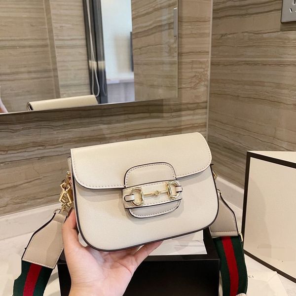 2021 new horseshoe buckle 1955 saddle bag head leather postman envelope bag slung bag ysj
2021 new horseshoe buckle 1955 saddle bag head leather postman envelope bag slung bag ysj
