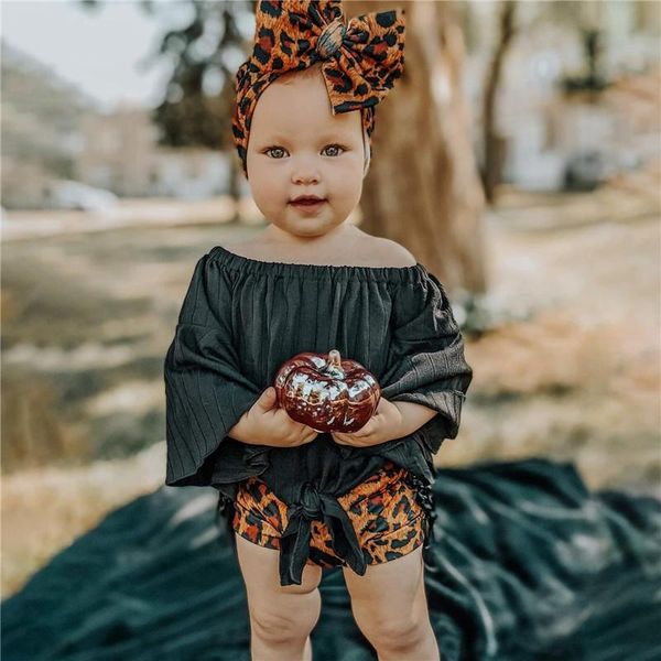 clothing sets infant flared short sleeves + shorts bow headband, sunflower flower print high waist version summer, White
clothing sets infant flared short sleeves + shorts bow headband, sunflower flower print high waist version summer, White