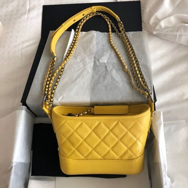 2021 new women s bag, sheepskin rhombic chain gradient tramp mini one shoulder crossbody leather bucket bag luxury designer 
2021 new women s bag, sheepskin rhombic chain gradient tramp mini one shoulder crossbody leather bucket bag luxury designer