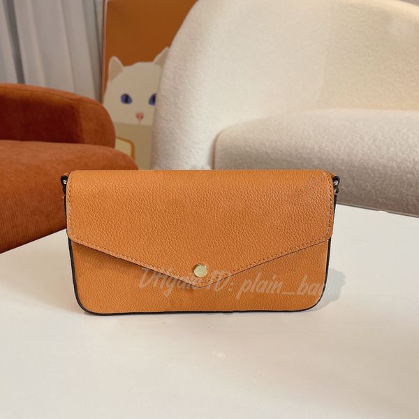 wallet three-piece set casual totes cardholder shopping clutch envelope chain handbag shoulder crossbody bag designer lady classical flap lu, Red;black
wallet three-piece set casual totes cardholder shopping clutch envelope chain handbag shoulder crossbody bag designer lady classical flap lu, Red;black