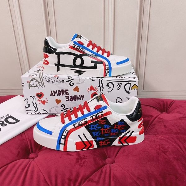 2021 designer luxury shoes split leather and mesh technology fabric sports shoes couple casual shoes size35-45, Black;red
2021 designer luxury shoes split leather and mesh technology fabric sports shoes couple casual shoes size35-45, Black;red