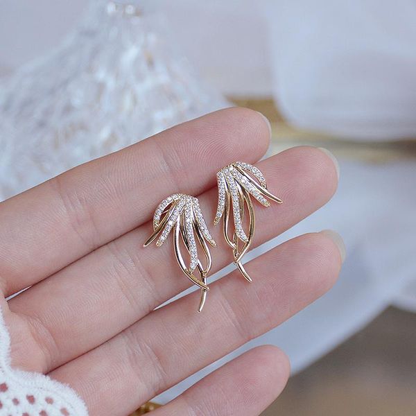stud ins sway leaves gothic earring mirco inlaid zirconia temperament earrings anti-allergy delicate feminia brincos, Golden;silver
stud ins sway leaves gothic earring mirco inlaid zirconia temperament earrings anti-allergy delicate feminia brincos, Golden;silver