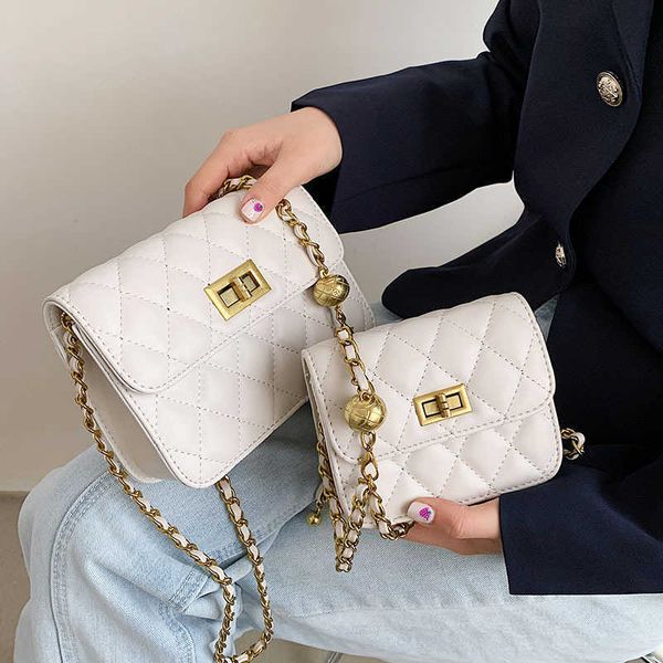 little golden ball lingge chain women's 2021 small fragrance mobile phone bag fashion one shoulder msenger bag
little golden ball lingge chain women's 2021 small fragrance mobile phone bag fashion one shoulder msenger bag