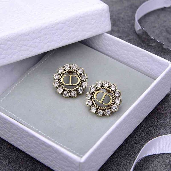 70% off outlet online family letter small flower earrings, Golden
70% off outlet online family letter small flower earrings, Golden