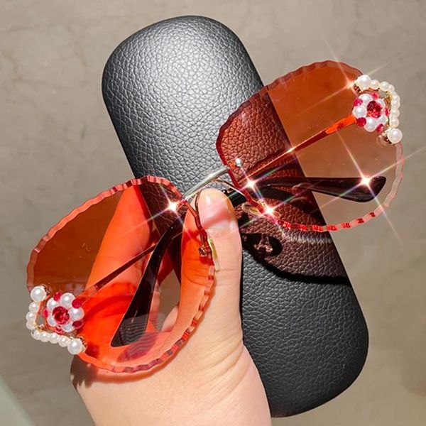 sunglasses 2021 fashion women's frameless wave ocean lens vintage pearl design metal frame eyewear óculos de sol, White;black
sunglasses 2021 fashion women's frameless wave ocean lens vintage pearl design metal frame eyewear óculos de sol, White;black