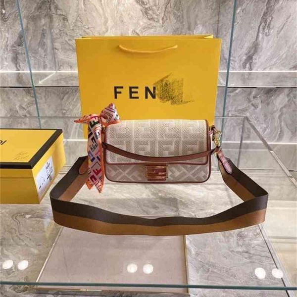 wholesale and new in same spring summer canvas star embroidery stick flip one shoulder cross carry bag female yw ywluxurys designers bag
wholesale and new in same spring summer canvas star embroidery stick flip one shoulder cross carry bag female yw ywluxurys designers bag