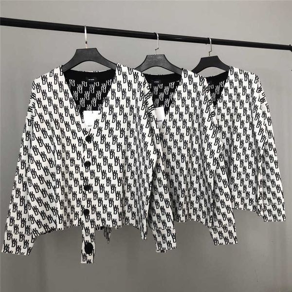 women's sweaters we11done cardigan male black and white old slouchy flower loose jacquard knitted sweater vest then adhere to sweaters, White;black
women's sweaters we11done cardigan male black and white old slouchy flower loose jacquard knitted sweater vest then adhere to sweaters, White;black