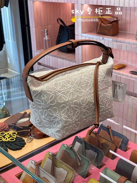 handbag hook/ lowe 21 new cubi anagram embroidered canvas hand carry underarm women's bagluggage tag
handbag hook/ lowe 21 new cubi anagram embroidered canvas hand carry underarm women's bagluggage tag