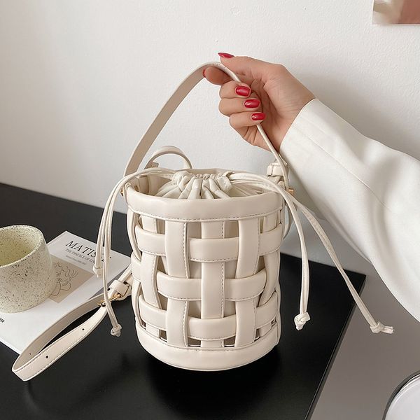 hollow out design mini pu leather bucket crossbody bag for beautiful women 2021 female summer shoulder handbags and purses l003
hollow out design mini pu leather bucket crossbody bag for beautiful women 2021 female summer shoulder handbags and purses l003