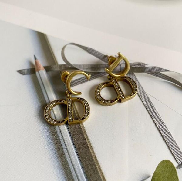 70% off dijia 20-year-old new letter inlaid diamond earrings female net red high version anti allergy silver needle earrings, Golden;silver
70% off dijia 20-year-old new letter inlaid diamond earrings female net red high version anti allergy silver needle earrings, Golden;silver