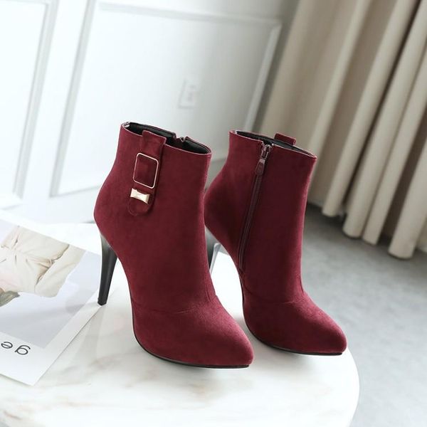 boots oversized women shoes ankle for ladies woman winter belt buckle metal decoration, Black 
boots oversized women shoes ankle for ladies woman winter belt buckle metal decoration, Black