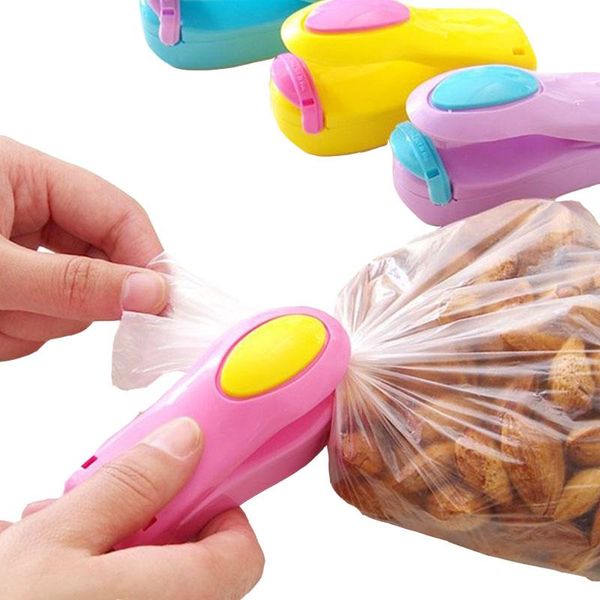 bag clips portable mini sealing household machine heat food protector plastic packaging gadg
bag clips portable mini sealing household machine heat food protector plastic packaging gadg
