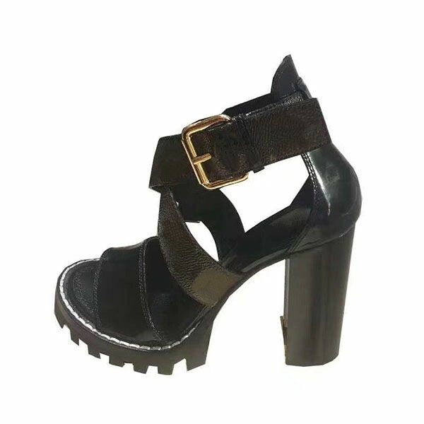 2021 sandales dames de mode pour les femmes avec style préféréescouleurdela gelée. taille 35-41 mjk002, Black
2021 sandales dames de mode pour les femmes avec style préféréescouleurdela gelée. taille 35-41 mjk002, Black