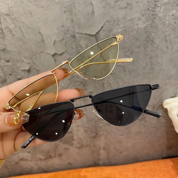 sunglasses 2021 fashion metal narrow triangle frame colorful mirror lenses for women vintage tiny small cat eye feminine hippie, White;black
sunglasses 2021 fashion metal narrow triangle frame colorful mirror lenses for women vintage tiny small cat eye feminine hippie, White;black