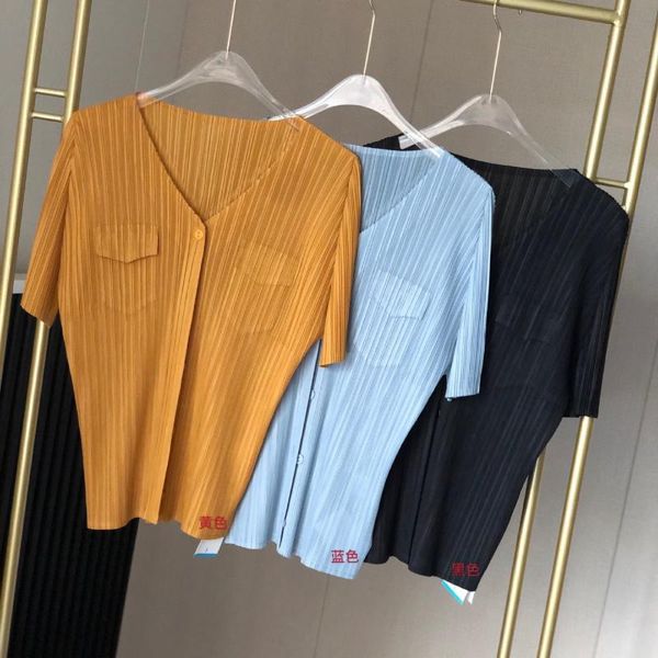 women's blouses & shirts summer for women 2021 v-neck short sleeved single breasted solid color stretch miyake pleated slim female, White
women's blouses & shirts summer for women 2021 v-neck short sleeved single breasted solid color stretch miyake pleated slim female, White