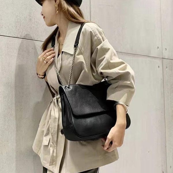 evening bags female bag autumn/winter 2021 fashion trend large-capacity chain shoulder messenger frosted cowhide clamshell square
evening bags female bag autumn/winter 2021 fashion trend large-capacity chain shoulder messenger frosted cowhide clamshell square