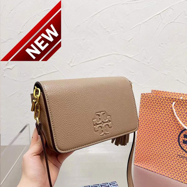 2022 autumn winter new tb women's tassel fashion organ single shoulder messenger flip small square bag
2022 autumn winter new tb women's tassel fashion organ single shoulder messenger flip small square bag