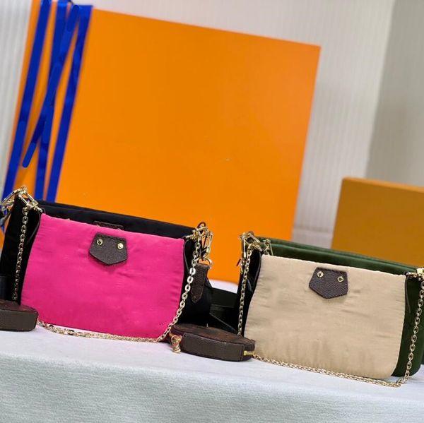 women's shoulder chain bag removable strap handbag classic flower waist belt bags wallet with color gift box
women's shoulder chain bag removable strap handbag classic flower waist belt bags wallet with color gift box