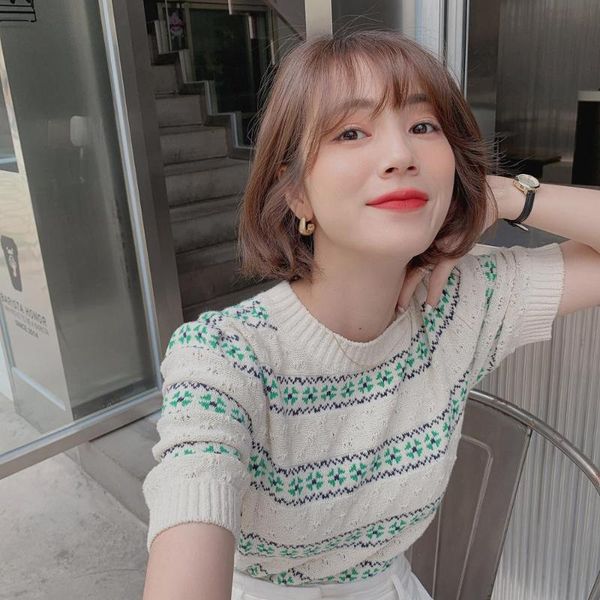 women's sweaters 2021 korean summer short jacket women short-sleeved small fragrance temperament niche striped round neck sweater, White;black
women's sweaters 2021 korean summer short jacket women short-sleeved small fragrance temperament niche striped round neck sweater, White;black
