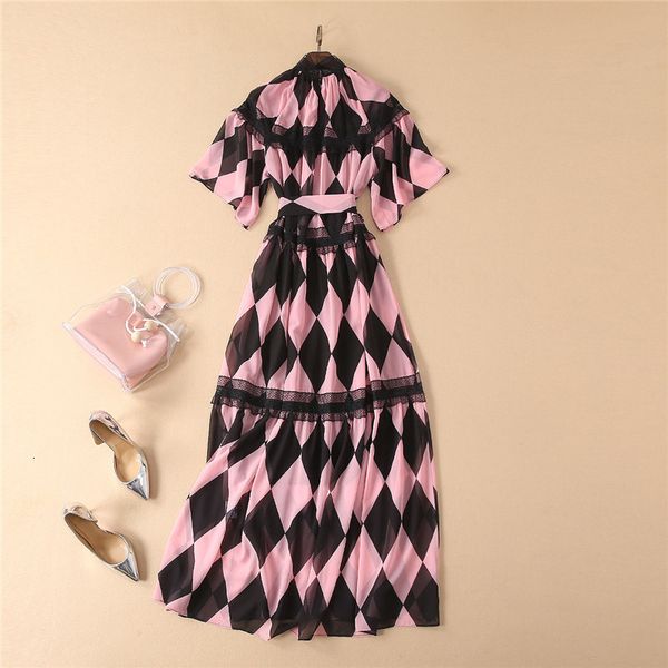 geometric patterns of short sleeve printing chiffon lace fashion track maxi dress 2021 summer designer, Black;gray
geometric patterns of short sleeve printing chiffon lace fashion track maxi dress 2021 summer designer, Black;gray
