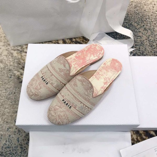 5a+ designer sandals fashion flip flops slippers women slides classic half drag with original box 10days express air shipment, Black
5a+ designer sandals fashion flip flops slippers women slides classic half drag with original box 10days express air shipment, Black