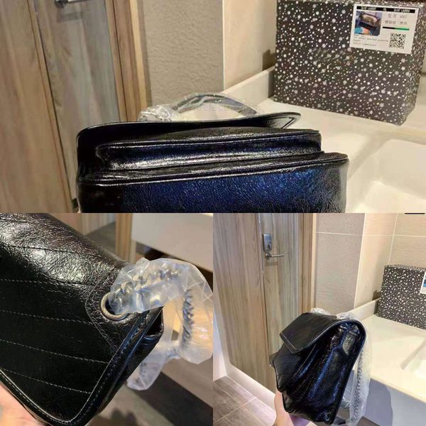 pu shoulder 2021 leather pleated bag one-shoulder vintage messenger luxury brand classic lock design chain package large-capacity designer
pu shoulder 2021 leather pleated bag one-shoulder vintage messenger luxury brand classic lock design chain package large-capacity designer