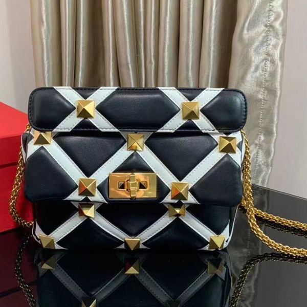 branded crossbody handbag designer tote bag mini luxurys bags stud rivet quilted sheepkin leather detchable handle patchwork color sliding c
branded crossbody handbag designer tote bag mini luxurys bags stud rivet quilted sheepkin leather detchable handle patchwork color sliding c