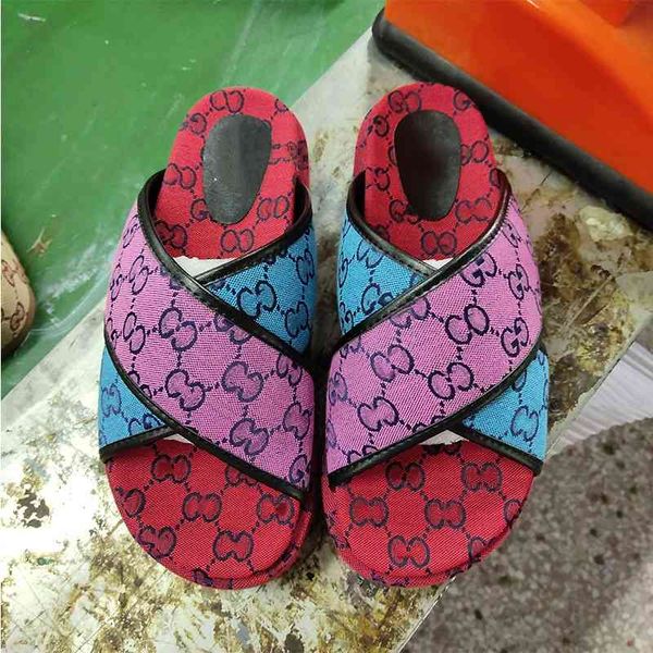 spring and summer 2021 new one line slippers for women's fashionable muffin embroidery, Black
spring and summer 2021 new one line slippers for women's fashionable muffin embroidery, Black