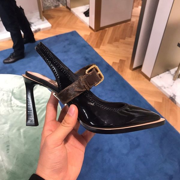 Dress Shoes Sapatos de salto alto fino com fivela, novo sapato ponta fina feminino, moda para festa, verão 7BC6, Black
Dress Shoes Sapatos de salto alto fino com fivela, novo sapato ponta fina feminino, moda para festa, verão 7BC6, Black