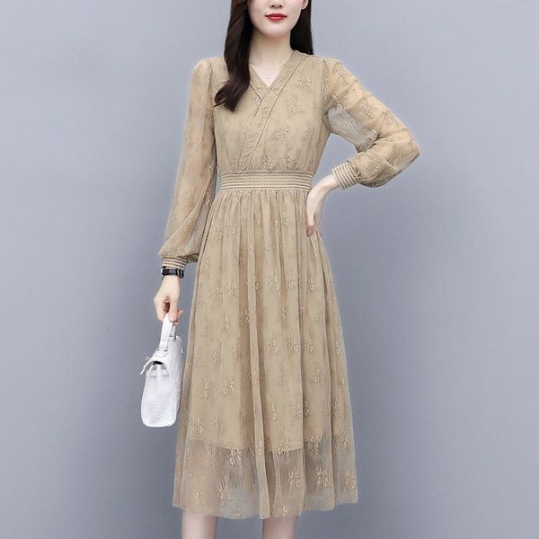 casual dresses 2021 mesh lace chiffon dress broken flower female spring and autumn temperament shows thin foreign fashion, Black;gray
casual dresses 2021 mesh lace chiffon dress broken flower female spring and autumn temperament shows thin foreign fashion, Black;gray