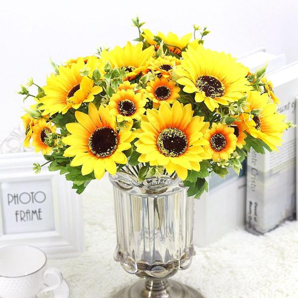 artificial sunflower bouquet silk flower home el office garden party wedding decoration diy vase table decor fake floral decorative flowers
artificial sunflower bouquet silk flower home el office garden party wedding decoration diy vase table decor fake floral decorative flowers