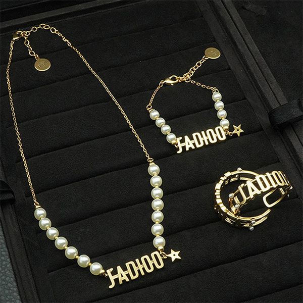 design jewelry new star letter pearl necklace women's net red live clavicle chain, Golden;silver
design jewelry new star letter pearl necklace women's net red live clavicle chain, Golden;silver