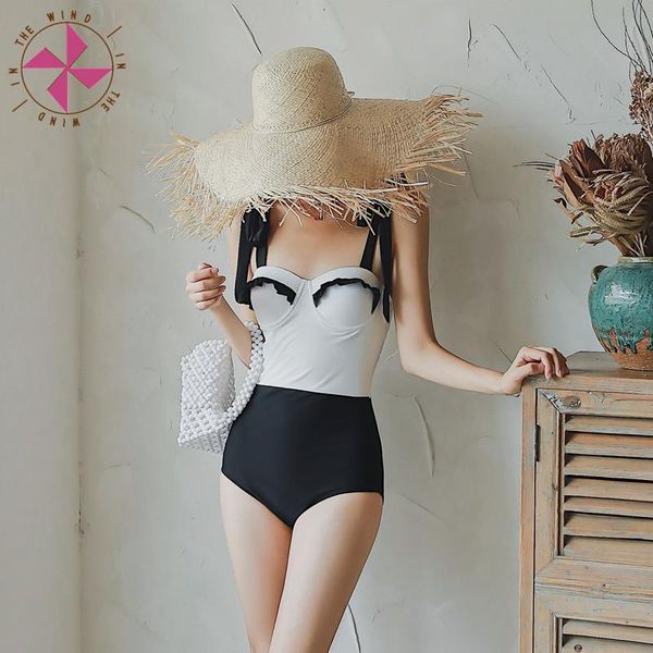 in the wind 2021 fashion women patchwork swimsuit one piece lace up ruffled black and white solid color summer beach bathing one-piece suits
in the wind 2021 fashion women patchwork swimsuit one piece lace up ruffled black and white solid color summer beach bathing one-piece suits