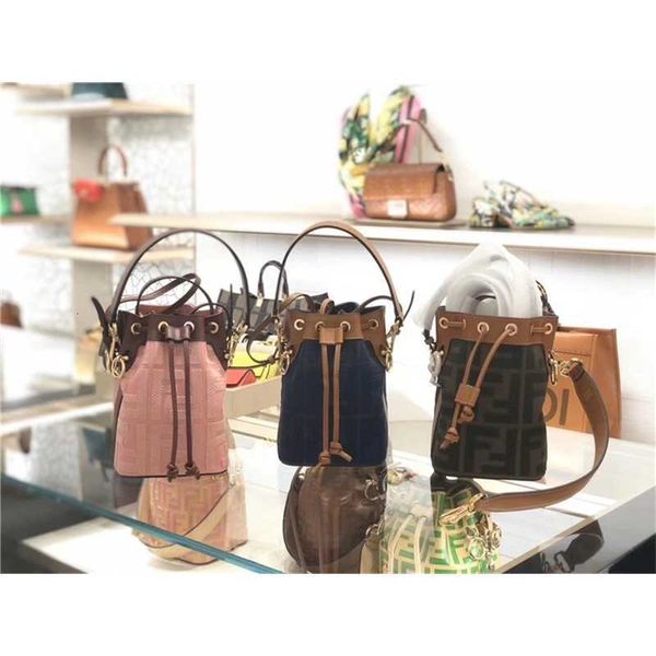 women luxurys designers bags 2021 womens handbags purses designer crossbody wallet bag louisbags_18 hand held drawstring bucket
women luxurys designers bags 2021 womens handbags purses designer crossbody wallet bag louisbags_18 hand held drawstring bucket