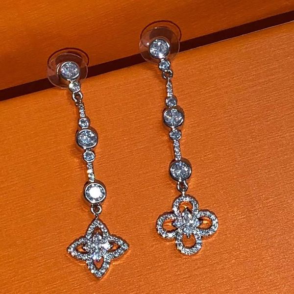 four-leaf clover ear charm nail asymmetrical pendant s925 sterling silver jewelry donkey home diamond micro-high carbon hollow flowers, Golden
four-leaf clover ear charm nail asymmetrical pendant s925 sterling silver jewelry donkey home diamond micro-high carbon hollow flowers, Golden