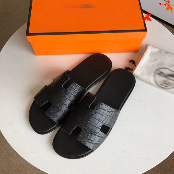 2021 luxuries designer men's slippers sandals men shoes slide summer fashion wide flat flip flops with box size 39-45 -l462, Black
2021 luxuries designer men's slippers sandals men shoes slide summer fashion wide flat flip flops with box size 39-45 -l462, Black