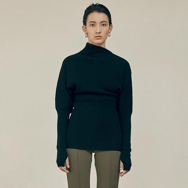 sweater female irregular design niche in the fall and winter of 2021 wool warm women's sweaters, White;black
sweater female irregular design niche in the fall and winter of 2021 wool warm women's sweaters, White;black