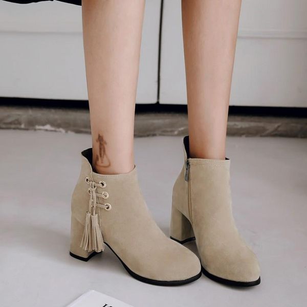 boots big size europeans and americans with round head, thick heel, high side zipper, fringed, Black
boots big size europeans and americans with round head, thick heel, high side zipper, fringed, Black
